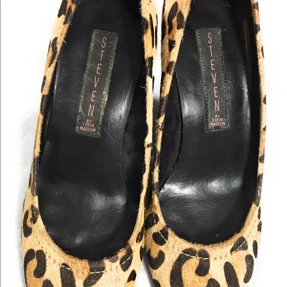 Steve Madden Calf Hair Leopard Print Wedges - Picture 5 of 6